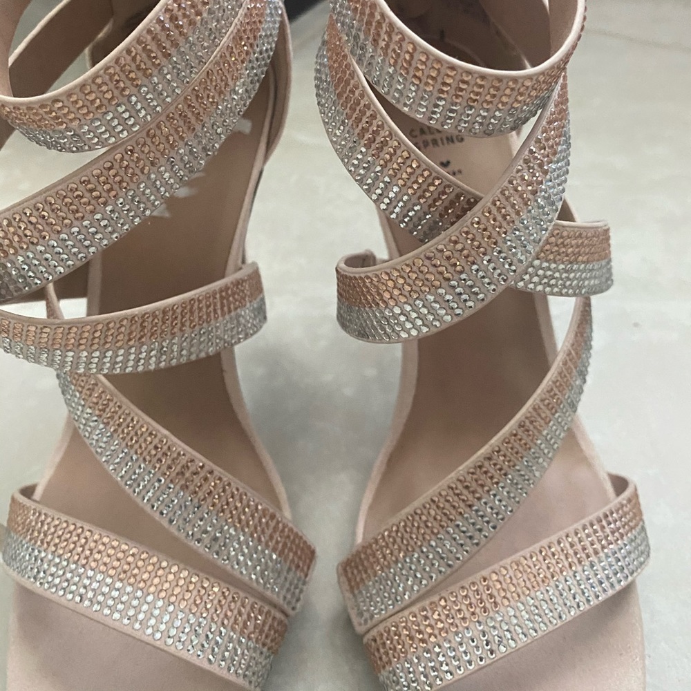 High heels - Picture 4 of 6